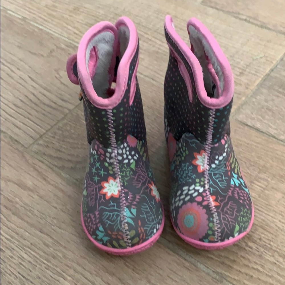 BOGS girls slip on fur lined boots